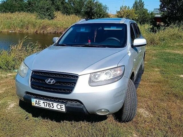 Сірий Хендай Санта Фе, об'ємом двигуна 2.7 л та пробігом 277 тис. км за 8441 $, фото 1 на Automoto.ua