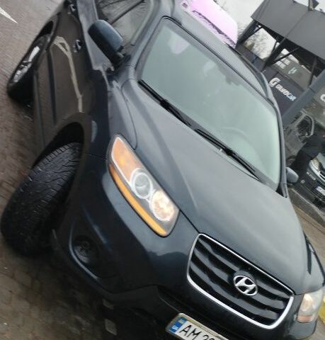 Серый Хендай Санта Фе, объемом двигателя 2.4 л и пробегом 260 тыс. км за 11500 $, фото 1 на Automoto.ua