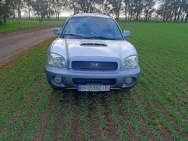 Серый Хендай Санта Фе, объемом двигателя 2 л и пробегом 262 тыс. км за 5200 $, фото 1 на Automoto.ua