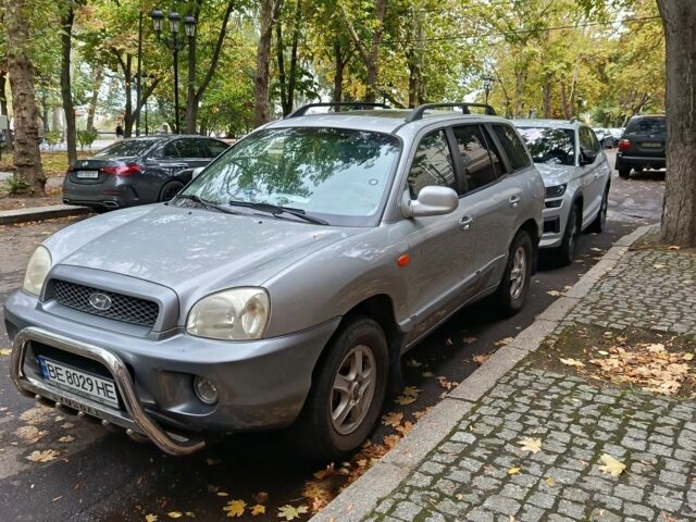 Хендай Санта Фе 2003 в Николаеве на Automoto.ua Серый Хендай Санта Фе, объемом двигателя 2 л и пробегом 343 тыс. км за 5500 $, фото 1 на Automoto.ua