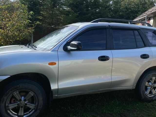 Серый Хендай Санта Фе, объемом двигателя 0 л и пробегом 315 тыс. км за 4200 $, фото 1 на Automoto.ua