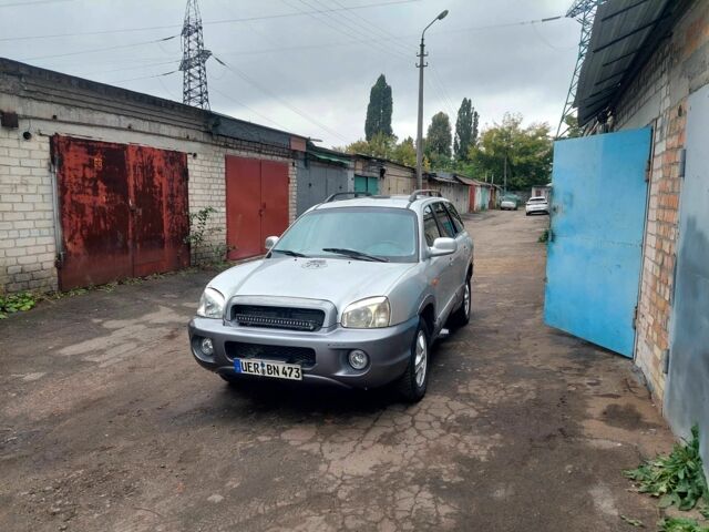 Сірий Хендай Санта Фе, об'ємом двигуна 2 л та пробігом 300 тис. км за 2450 $, фото 1 на Automoto.ua