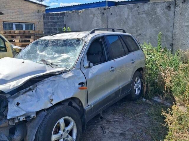 Сірий Хендай Санта Фе, об'ємом двигуна 2 л та пробігом 200 тис. км за 1500 $, фото 1 на Automoto.ua