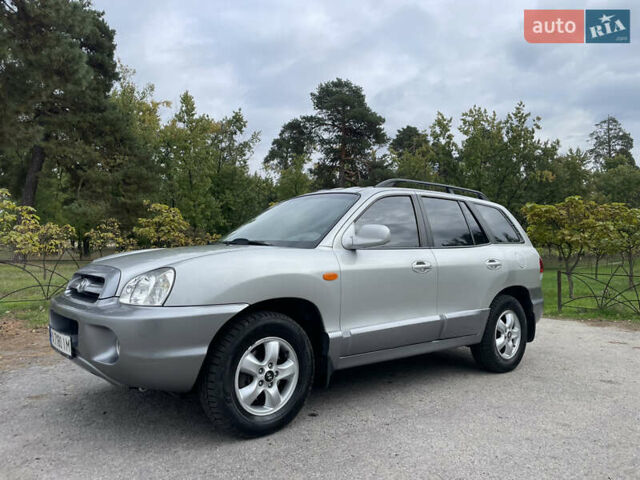 Сірий Хендай Санта Фе, об'ємом двигуна 2.35 л та пробігом 129 тис. км за 7000 $, фото 1 на Automoto.ua