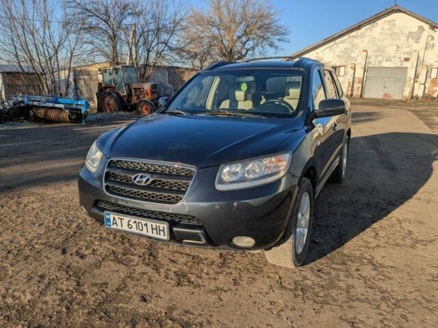 Серый Хендай Санта Фе, объемом двигателя 2.2 л и пробегом 320 тыс. км за 8500 $, фото 1 на Automoto.ua
