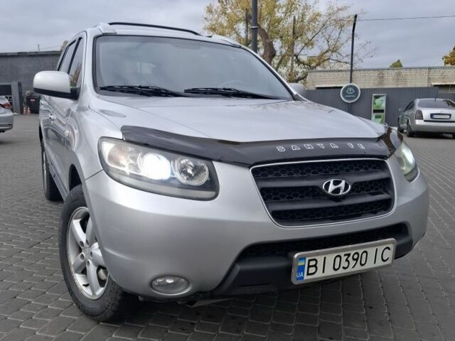 Серый Хендай Санта Фе, объемом двигателя 2.2 л и пробегом 223 тыс. км за 9300 $, фото 1 на Automoto.ua