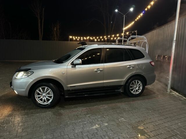 Серый Хендай Санта Фе, объемом двигателя 2.2 л и пробегом 326 тыс. км за 8800 $, фото 1 на Automoto.ua