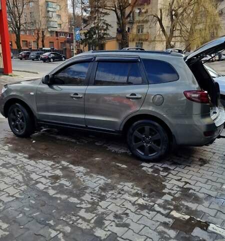 Сірий Хендай Санта Фе, об'ємом двигуна 2.19 л та пробігом 275 тис. км за 10000 $, фото 1 на Automoto.ua