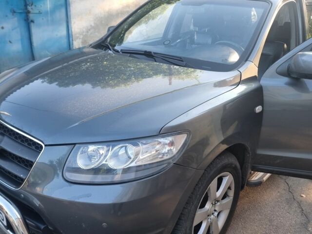 Сірий Хендай Санта Фе, об'ємом двигуна 2 л та пробігом 310 тис. км за 6000 $, фото 1 на Automoto.ua