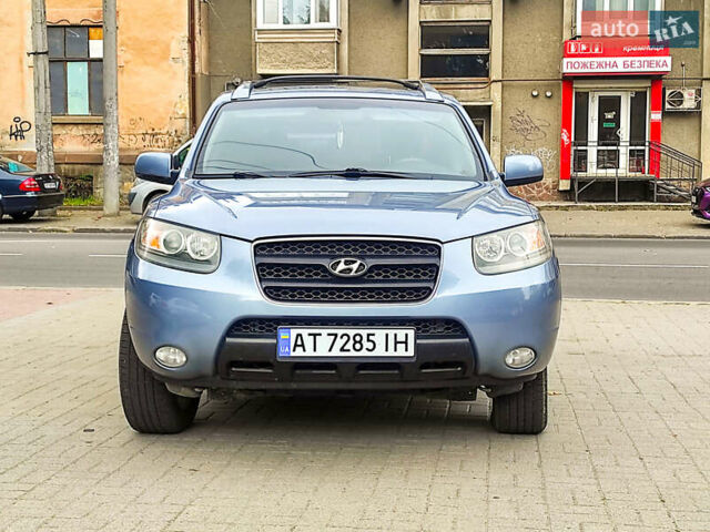 Серый Хендай Санта Фе, объемом двигателя 2.2 л и пробегом 331 тыс. км за 8300 $, фото 1 на Automoto.ua