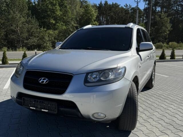 Серый Хендай Санта Фе, объемом двигателя 2.2 л и пробегом 284 тыс. км за 262 $, фото 1 на Automoto.ua