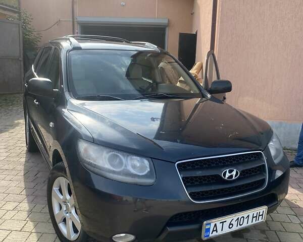 Сірий Хендай Санта Фе, об'ємом двигуна 2.19 л та пробігом 290 тис. км за 8000 $, фото 1 на Automoto.ua