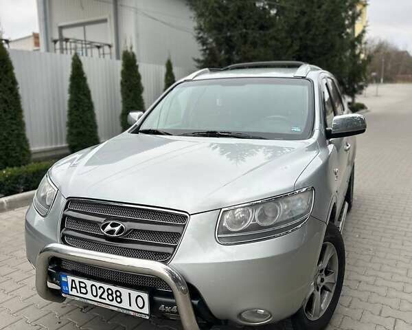Сірий Хендай Санта Фе, об'ємом двигуна 2.19 л та пробігом 233 тис. км за 8900 $, фото 1 на Automoto.ua