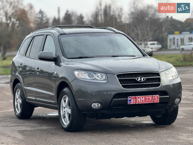 Серый Хендай Санта Фе, объемом двигателя 2.2 л и пробегом 260 тыс. км за 8700 $, фото 1 на Automoto.ua
