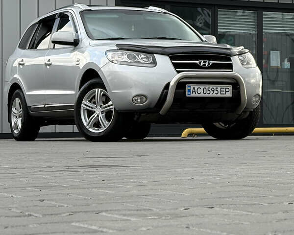 Сірий Хендай Санта Фе, об'ємом двигуна 2.2 л та пробігом 257 тис. км за 9650 $, фото 1 на Automoto.ua