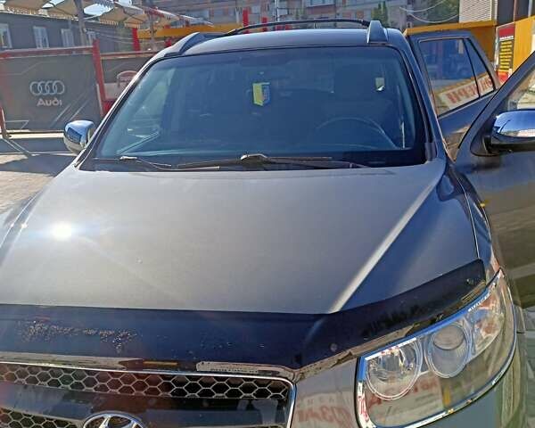 Сірий Хендай Санта Фе, об'ємом двигуна 2.7 л та пробігом 248 тис. км за 8500 $, фото 1 на Automoto.ua