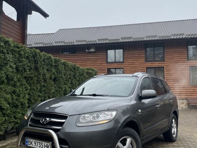 Серый Хендай Санта Фе, объемом двигателя 2.2 л и пробегом 268 тыс. км за 9000 $, фото 1 на Automoto.ua