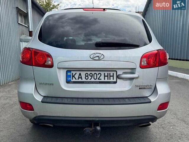 Серый Хендай Санта Фе, объемом двигателя 2.19 л и пробегом 260 тыс. км за 9100 $, фото 1 на Automoto.ua