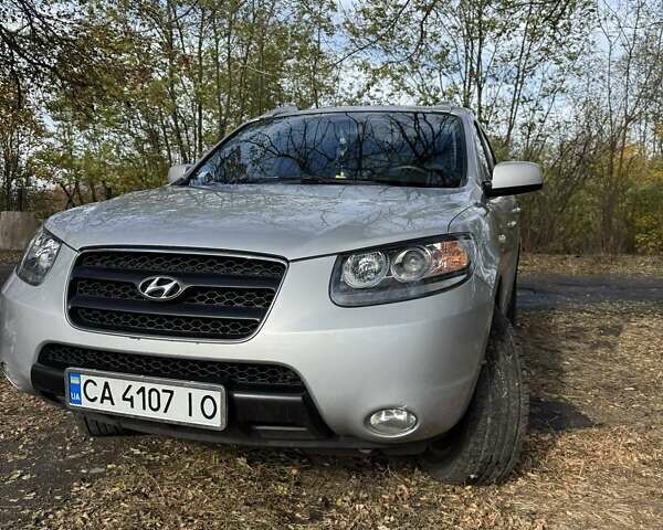Серый Хендай Санта Фе, объемом двигателя 2.2 л и пробегом 232 тыс. км за 10500 $, фото 1 на Automoto.ua