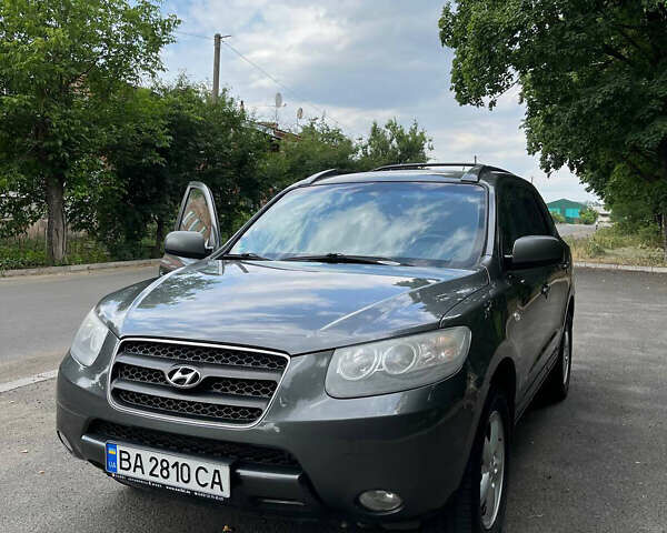 Серый Хендай Санта Фе, объемом двигателя 2.19 л и пробегом 285 тыс. км за 9800 $, фото 1 на Automoto.ua