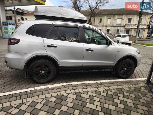 Сірий Хендай Санта Фе, об'ємом двигуна 2.66 л та пробігом 273 тис. км за 10500 $, фото 1 на Automoto.ua