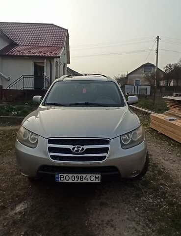 Серый Хендай Санта Фе, объемом двигателя 2.2 л и пробегом 213 тыс. км за 9800 $, фото 1 на Automoto.ua