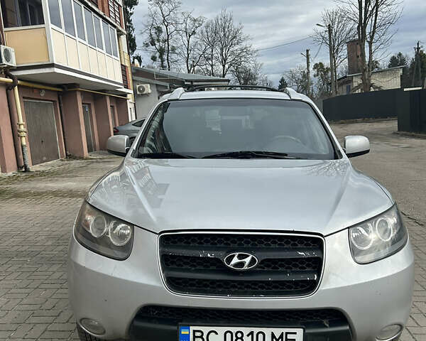 Серый Хендай Санта Фе, объемом двигателя 2.19 л и пробегом 249 тыс. км за 8300 $, фото 1 на Automoto.ua