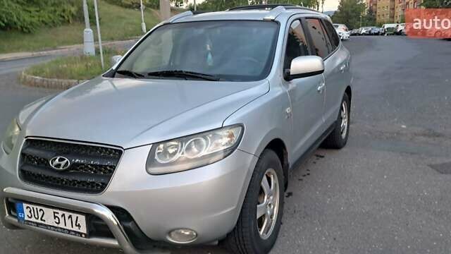 Сірий Хендай Санта Фе, об'ємом двигуна 2.2 л та пробігом 280 тис. км за 4800 $, фото 1 на Automoto.ua