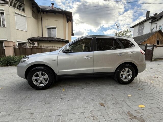 Серый Хендай Санта Фе, объемом двигателя 2.7 л и пробегом 165 тыс. км за 8500 $, фото 1 на Automoto.ua