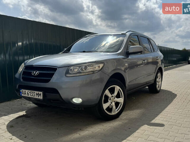 Серый Хендай Санта Фе, объемом двигателя 2.66 л и пробегом 255 тыс. км за 9500 $, фото 1 на Automoto.ua