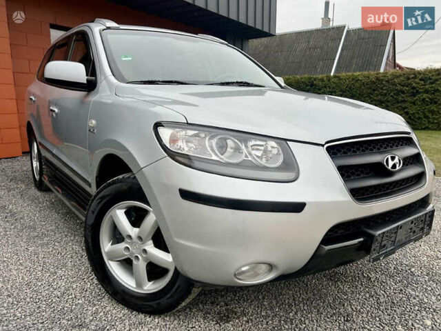 Серый Хендай Санта Фе, объемом двигателя 2.2 л и пробегом 177 тыс. км за 10999 $, фото 1 на Automoto.ua