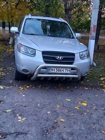 Серый Хендай Санта Фе, объемом двигателя 2.19 л и пробегом 258 тыс. км за 8600 $, фото 1 на Automoto.ua