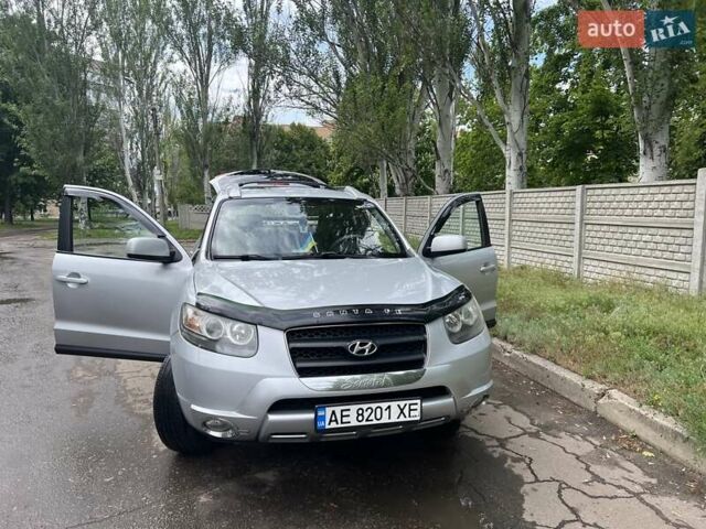 Серый Хендай Санта Фе, объемом двигателя 2.66 л и пробегом 237 тыс. км за 9200 $, фото 1 на Automoto.ua