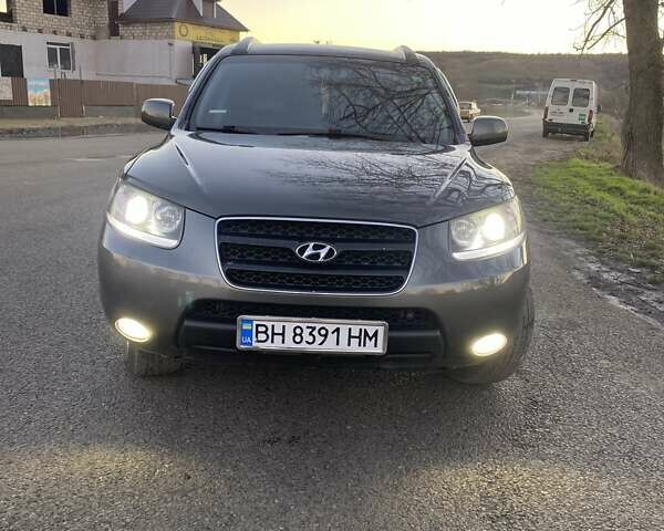Серый Хендай Санта Фе, объемом двигателя 2.2 л и пробегом 140 тыс. км за 11199 $, фото 1 на Automoto.ua