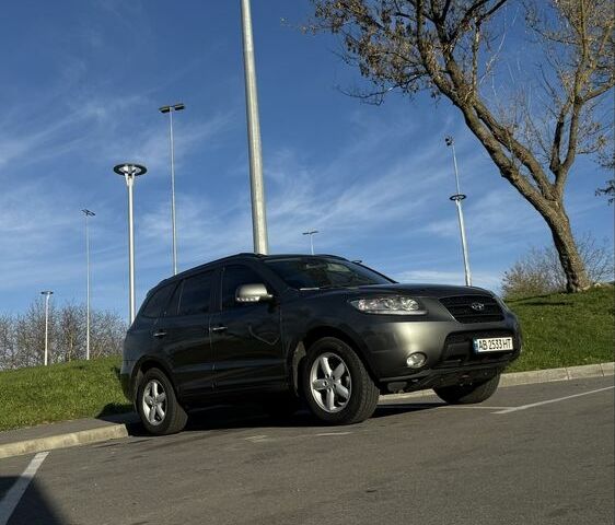 Серый Хендай Санта Фе, объемом двигателя 2.2 л и пробегом 207 тыс. км за 9000 $, фото 1 на Automoto.ua