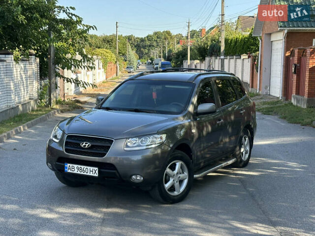 Сірий Хендай Санта Фе, об'ємом двигуна 2.2 л та пробігом 234 тис. км за 10500 $, фото 1 на Automoto.ua