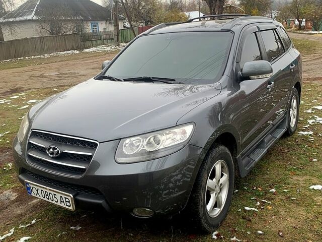 Серый Хендай Санта Фе, объемом двигателя 2.2 л и пробегом 230 тыс. км за 9799 $, фото 1 на Automoto.ua