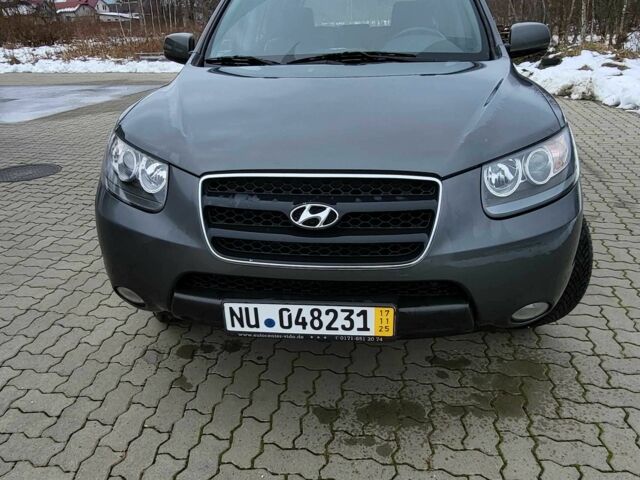 Серый Хендай Санта Фе, объемом двигателя 2.2 л и пробегом 214 тыс. км за 6036 $, фото 1 на Automoto.ua