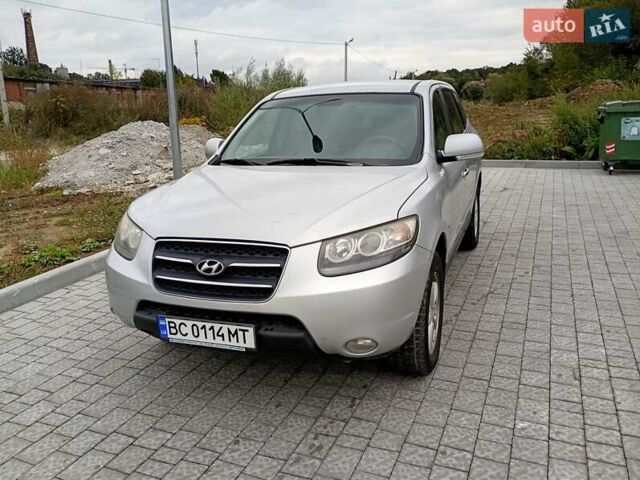 Серый Хендай Санта Фе, объемом двигателя 2.2 л и пробегом 240 тыс. км за 10200 $, фото 1 на Automoto.ua