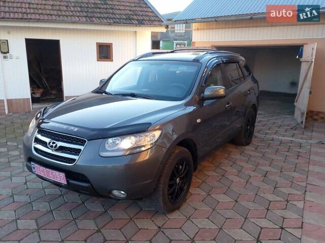 Серый Хендай Санта Фе, объемом двигателя 2.2 л и пробегом 185 тыс. км за 9800 $, фото 1 на Automoto.ua
