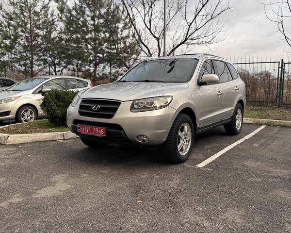Серый Хендай Санта Фе, объемом двигателя 2.2 л и пробегом 274 тыс. км за 8600 $, фото 1 на Automoto.ua