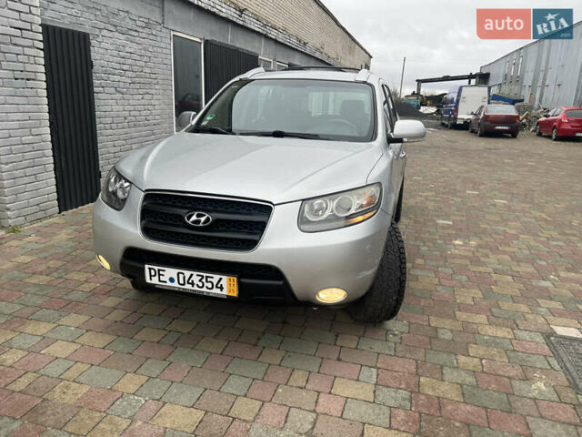 Серый Хендай Санта Фе, объемом двигателя 2.2 л и пробегом 272 тыс. км за 8900 $, фото 1 на Automoto.ua