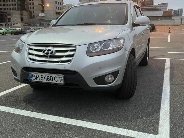 Серый Хендай Санта Фе, объемом двигателя 2 л и пробегом 270 тыс. км за 12000 $, фото 1 на Automoto.ua