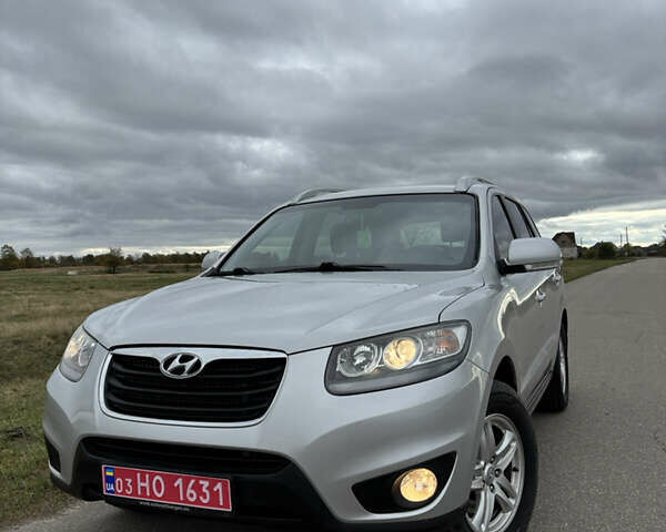 Серый Хендай Санта Фе, объемом двигателя 2.2 л и пробегом 262 тыс. км за 12500 $, фото 1 на Automoto.ua