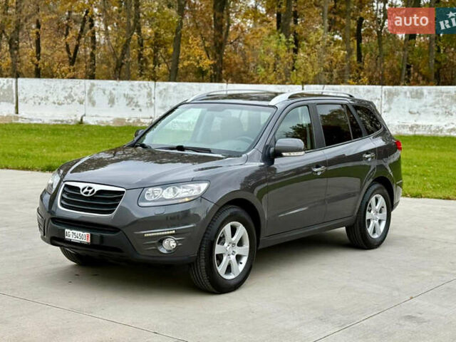 Серый Хендай Санта Фе, объемом двигателя 2.2 л и пробегом 193 тыс. км за 14900 $, фото 1 на Automoto.ua