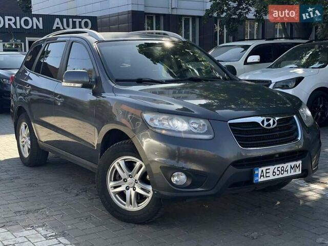 Сірий Хендай Санта Фе, об'ємом двигуна 2.2 л та пробігом 218 тис. км за 12300 $, фото 1 на Automoto.ua