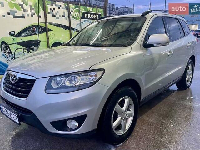Сірий Хендай Санта Фе, об'ємом двигуна 2 л та пробігом 270 тис. км за 12500 $, фото 1 на Automoto.ua