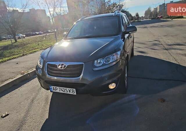 Серый Хендай Санта Фе, объемом двигателя 2.36 л и пробегом 220 тыс. км за 11799 $, фото 1 на Automoto.ua
