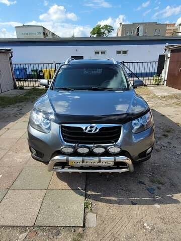 Хендай Санта Фе 2011 в Сумах на Automoto.ua Серый Хендай Санта Фе, объемом двигателя 2.2 л и пробегом 190 тыс. км за 12800 $, фото 1 на Automoto.ua