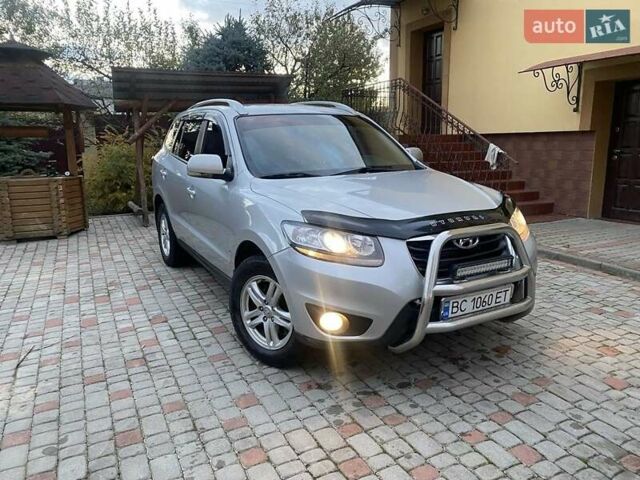 Сірий Хендай Санта Фе, об'ємом двигуна 2.2 л та пробігом 325 тис. км за 13800 $, фото 1 на Automoto.ua